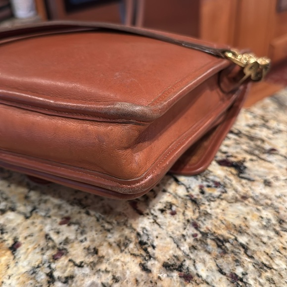 Coach Vintage British Tan Leather Crossbody Satchel Bag in Great Condition - Picture 7 of 16